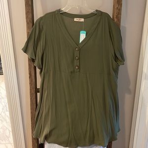NWT Maternity flowy blouse